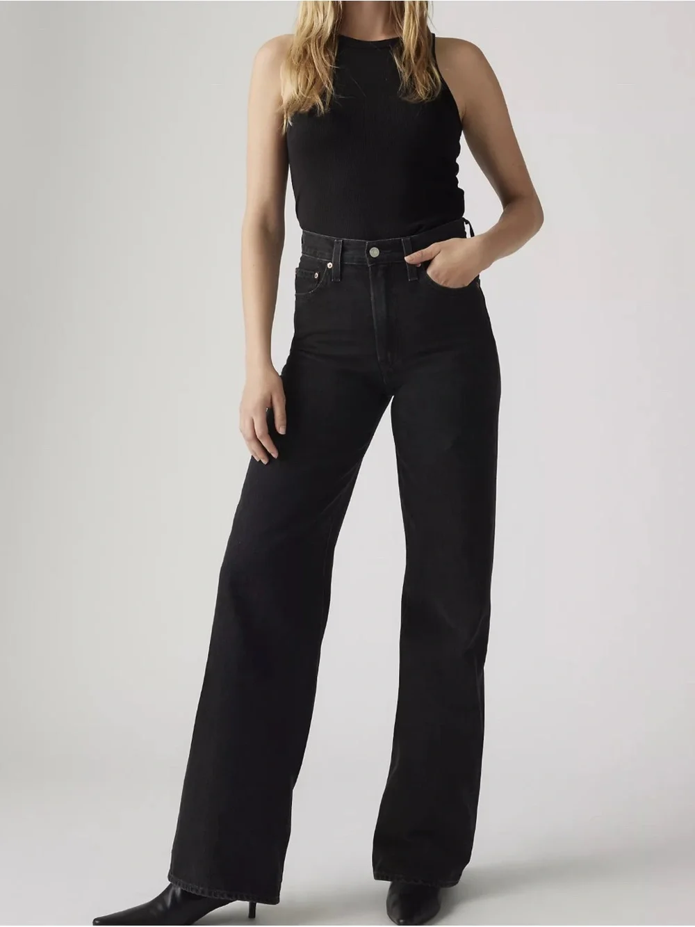 NWOT Levi’s ribcage wide leg